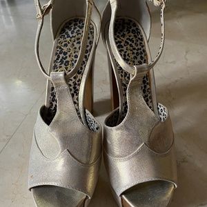 Jessica Simpson heels